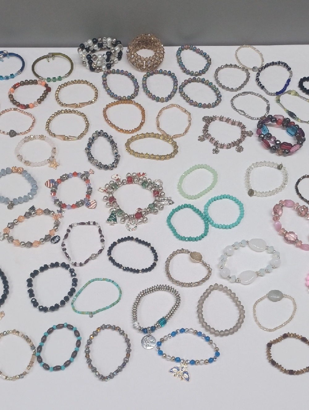 Preview For 5-19-26 .. 16lbs Of Crystal.. 8.00 Starts On Necklaces - Picture 15 of 17